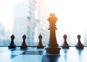 Unveiling the Essence of Leadership: Learning from Everyday Heroes and Guided Mentoring